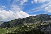 39 Corna Grande, versante rivolto sulla Valle dei mughi